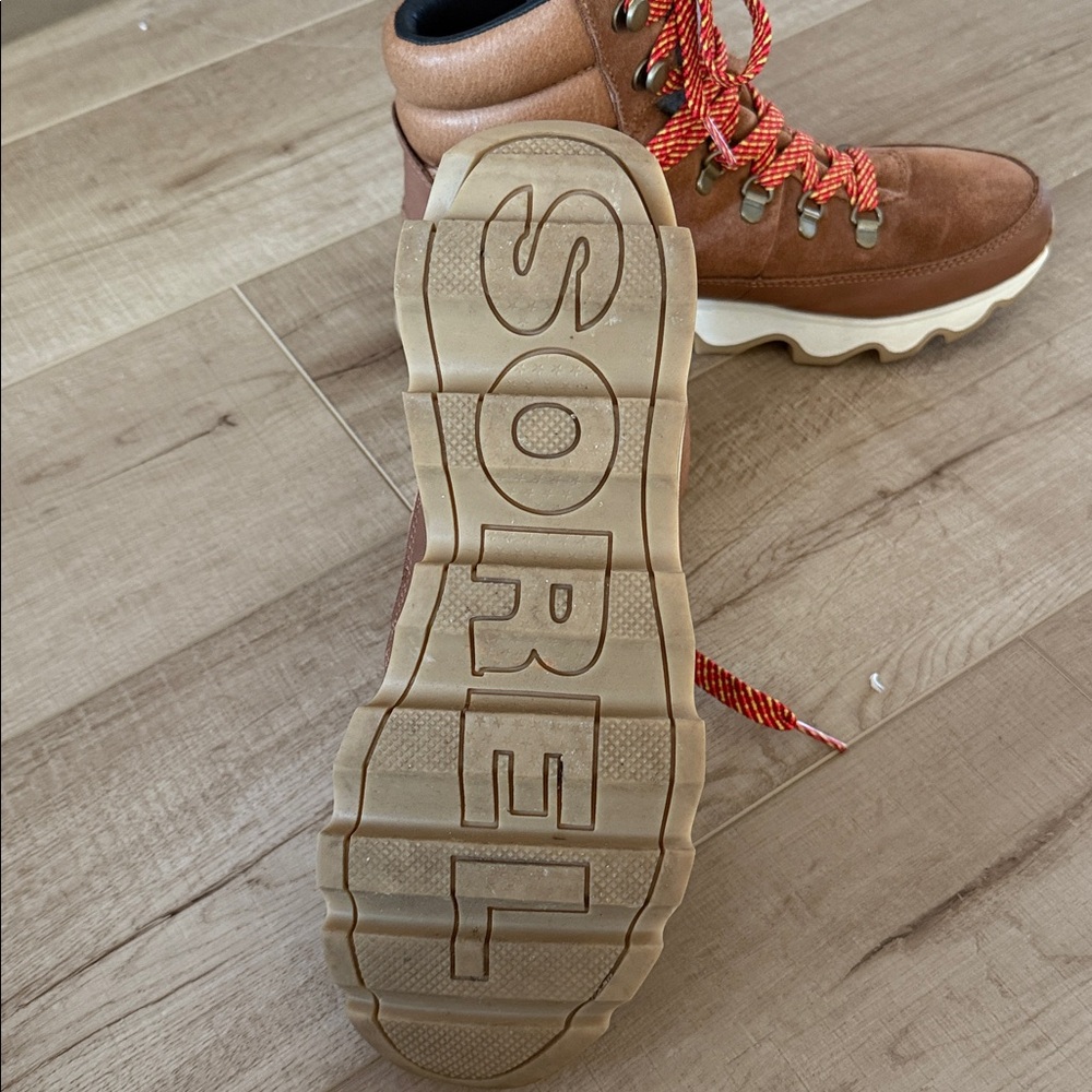 Women’s Sorel Kinetic Waterproof Boots - Picture 6 of 8